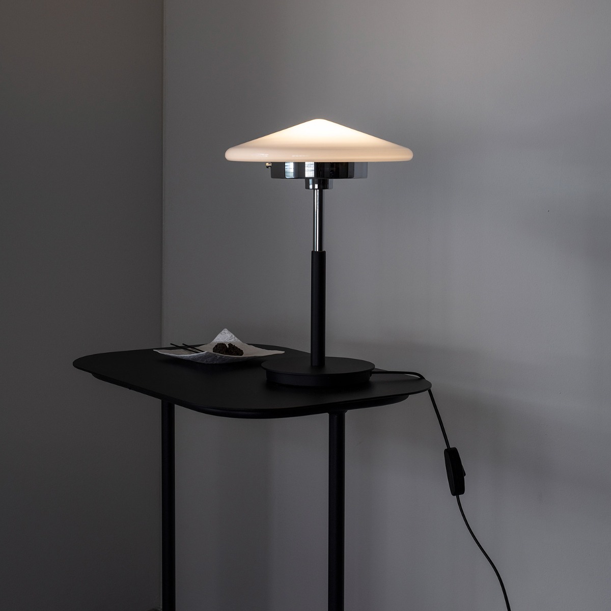 Cone | Table Lamp 잭슨카멜레온
